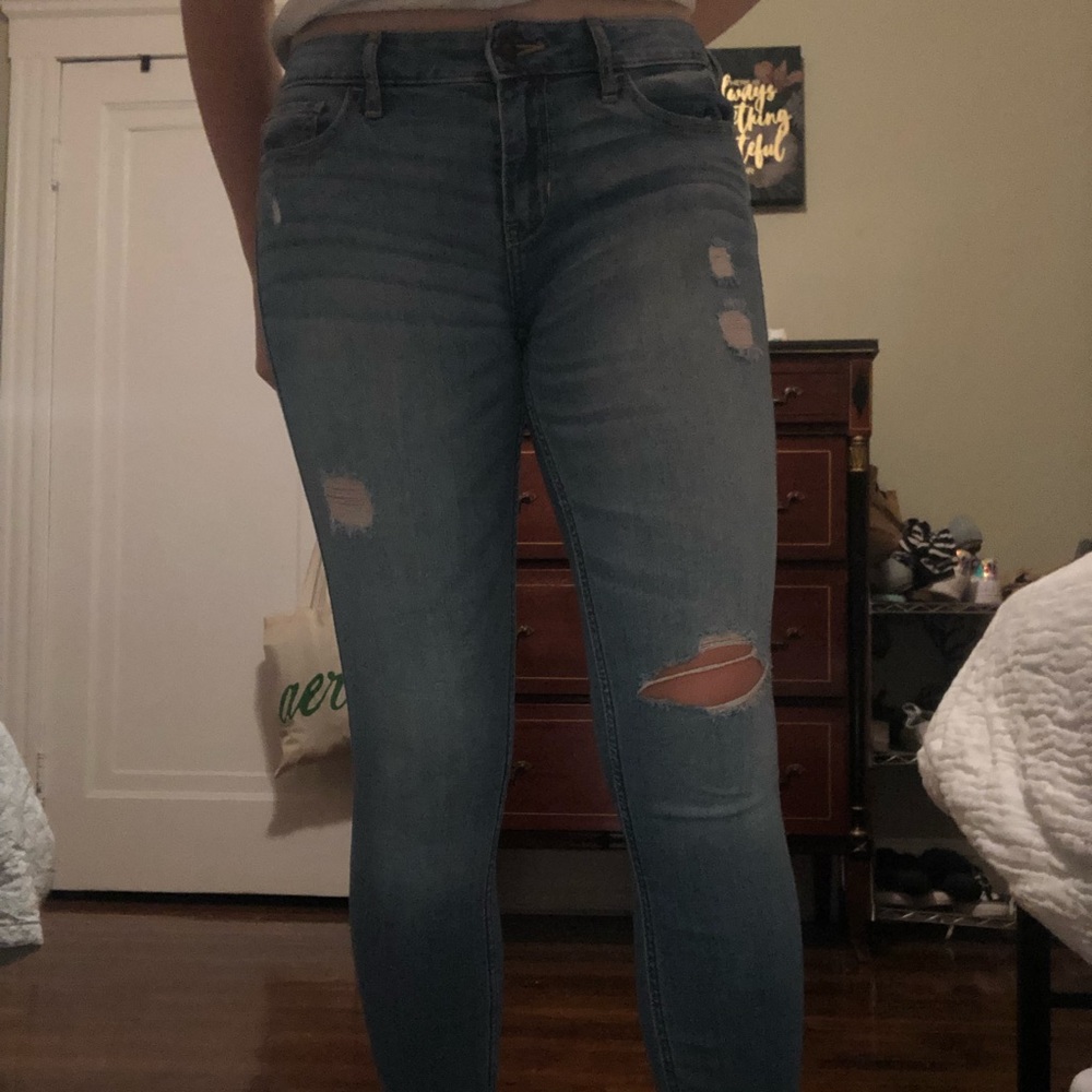 Hollister Distressed Jean